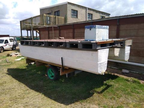 River cruiser pantoons filled with sondor foam