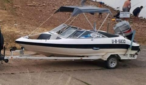 Ski boat