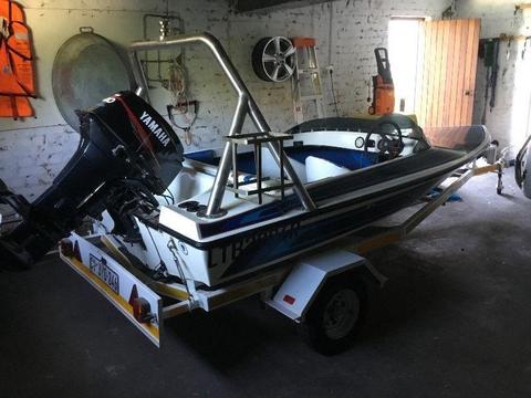 Raven 390 Ski/Bass boat