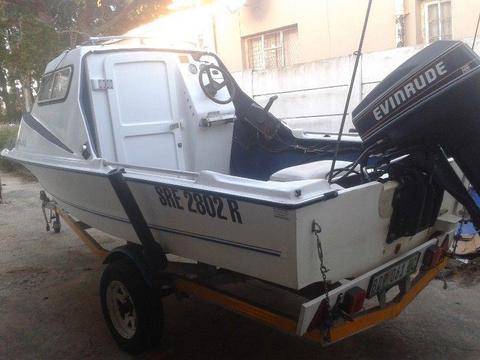 G4 CABIN BOAT