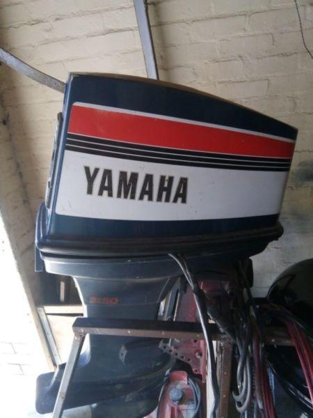 Boat engine_outboard motor 85 Yamaha