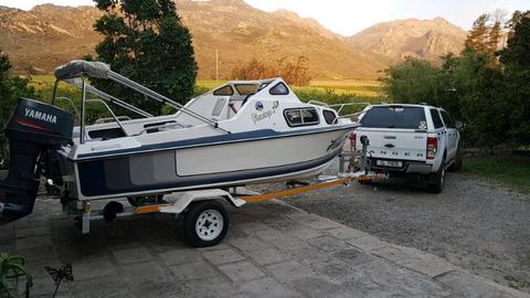 17 ft Flamingo cabin boat