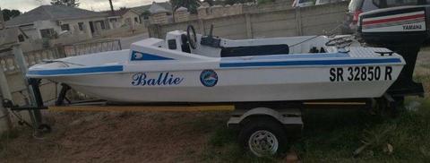 Boat on licensed trailor