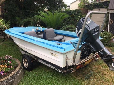 Speed boat