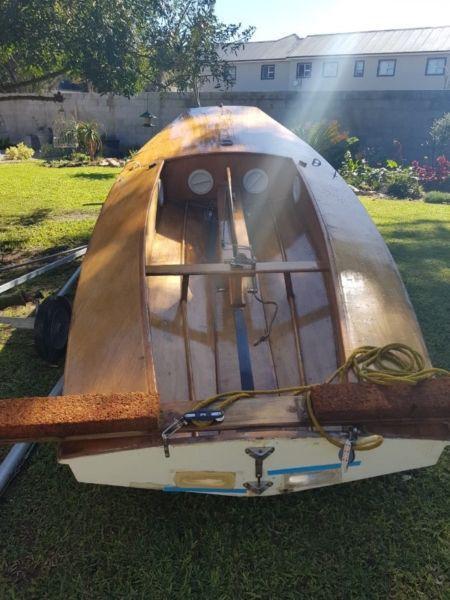 Sonnet Sailing Dinghy and Trailer (rigging lost in Knysna Fires)