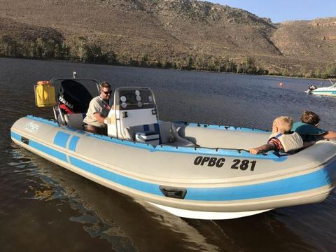 Prestige 5.5m Rubberduck Cat Hul 200 yamaha vmax