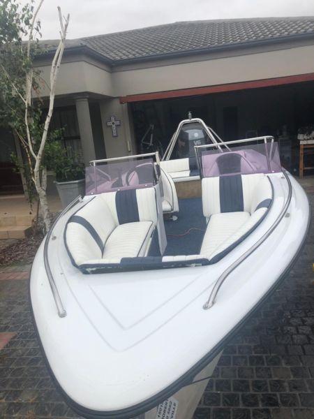 Speed boat