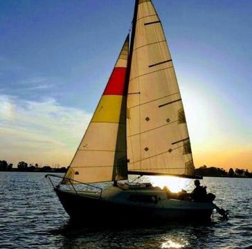 17 FT Pirate Swing keel Trailer Sailer