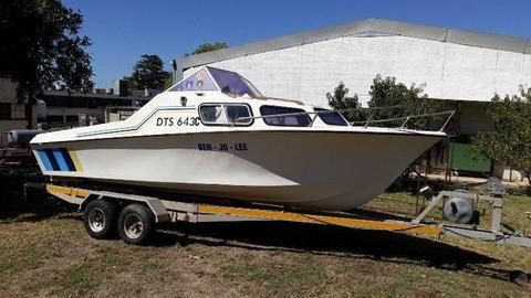 Boat trailer, double axle, adjustable for 17ft to 21ft boats