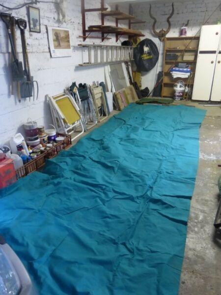 Tarpaulin to cover boat