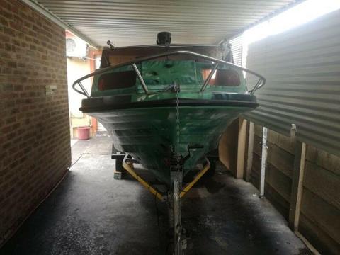 cabin bay boat for sale
