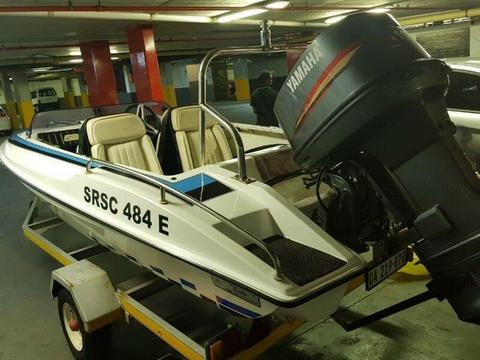 Super Bow Rider Ski Boat with Yamaha 115 HP V4