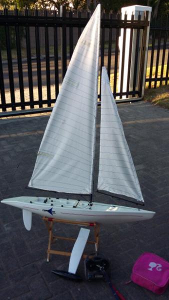 Radio Controlled Sailboat 1m