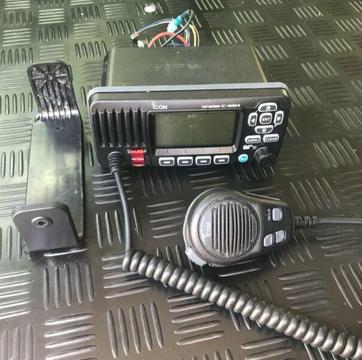iCom IC-M324 Marine radio + IC M25 hand held 