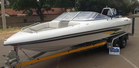 2005 Celebrity 21 with 200 Mercury EFI 