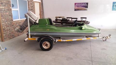 Johnson outboard 35hp two stroke with control arm in grate condition  