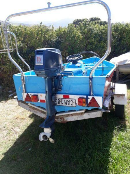 Fishing boat.25hp yamaha elec and pull start. 