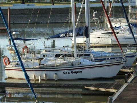 30ft Astove .....Sturdy Sea Boat 