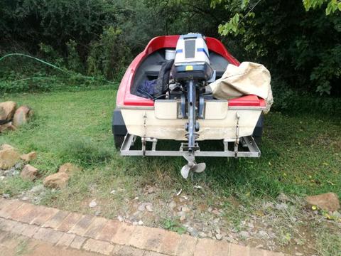 Bass boat 