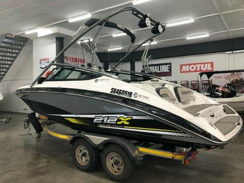 2016 Yamaha AR 212 X Jetboat in Immaculate Condition - Twin 1800 High Output Engines - Linex 