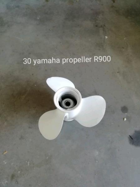 Propeller for 30hp boat engine. comes off Yamaha 