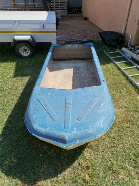 Small Fibreglass boat with trolling motor and batteries 