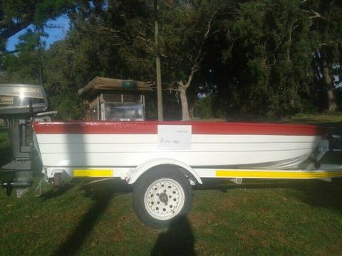 EXCELLENT 15hp SUZUKI MOTOR, BOAT AND TRAILER 