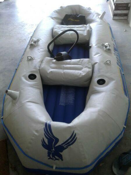 Inflatable boat (Sea Hawk) 