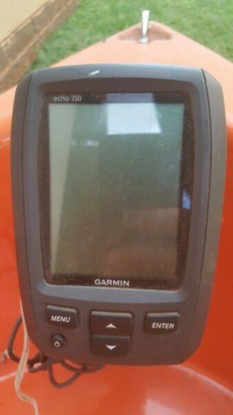 Canoe with fish finder R2000 